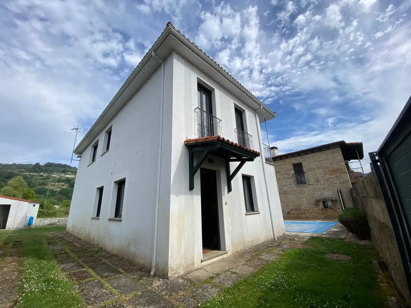 Vista exterior de Casa o chalet en venta en Leiro con Calefacción, Jardín privado y Parquet