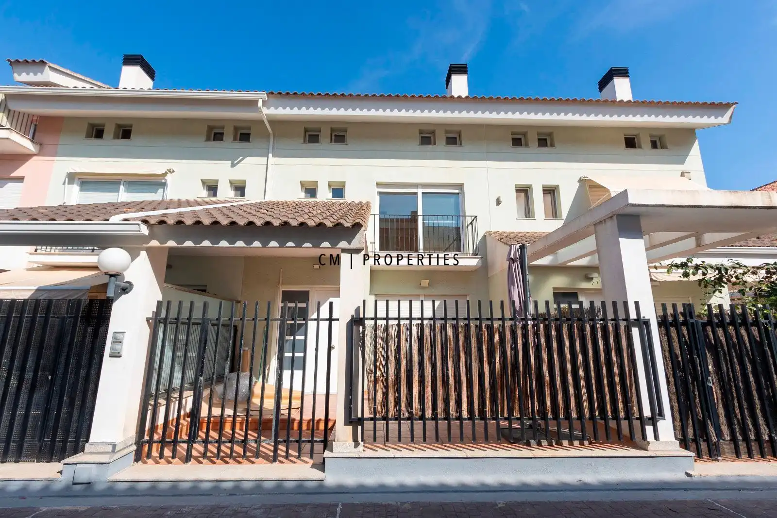 Vista exterior de Pis en venda en Moncada amb Aire condicionat, Calefacció i Terrassa