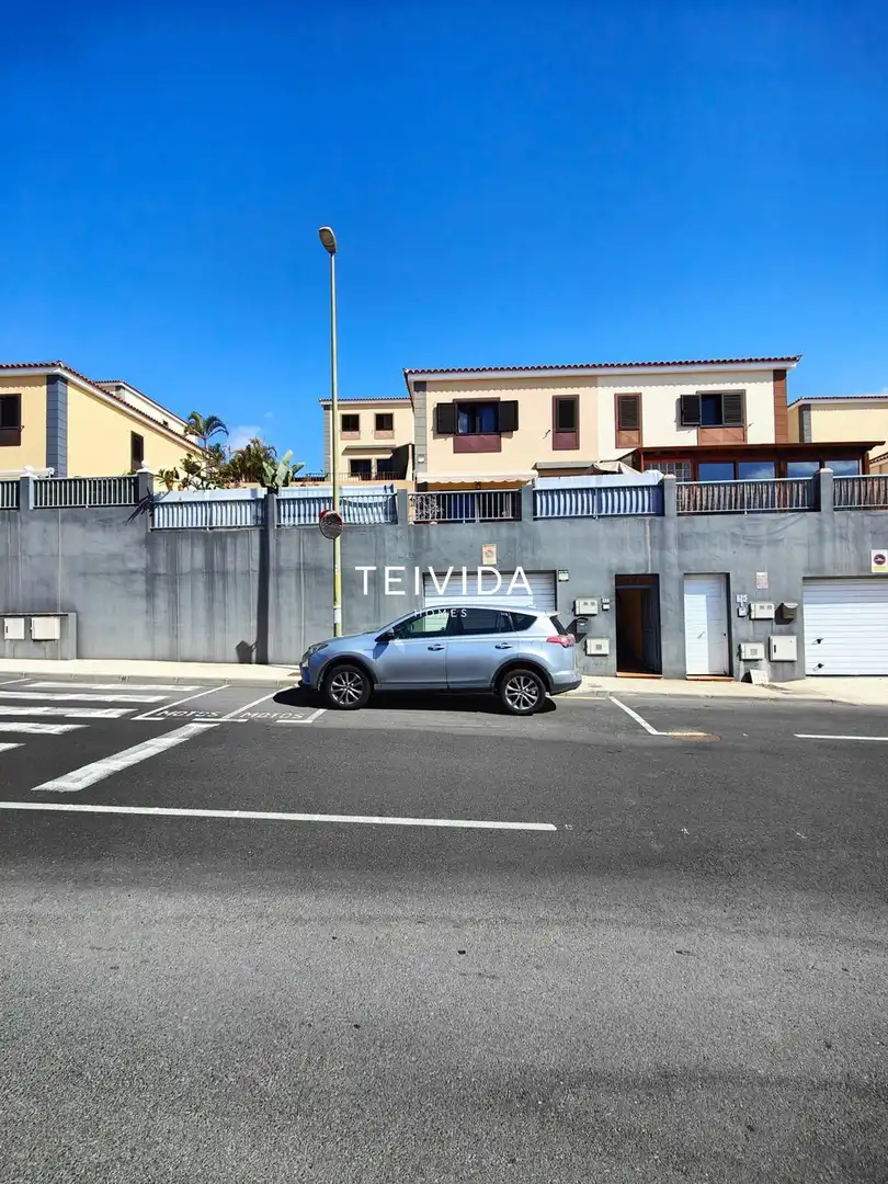 Aparcament de Casa adosada en venda en Candelaria amb Terrassa i Traster