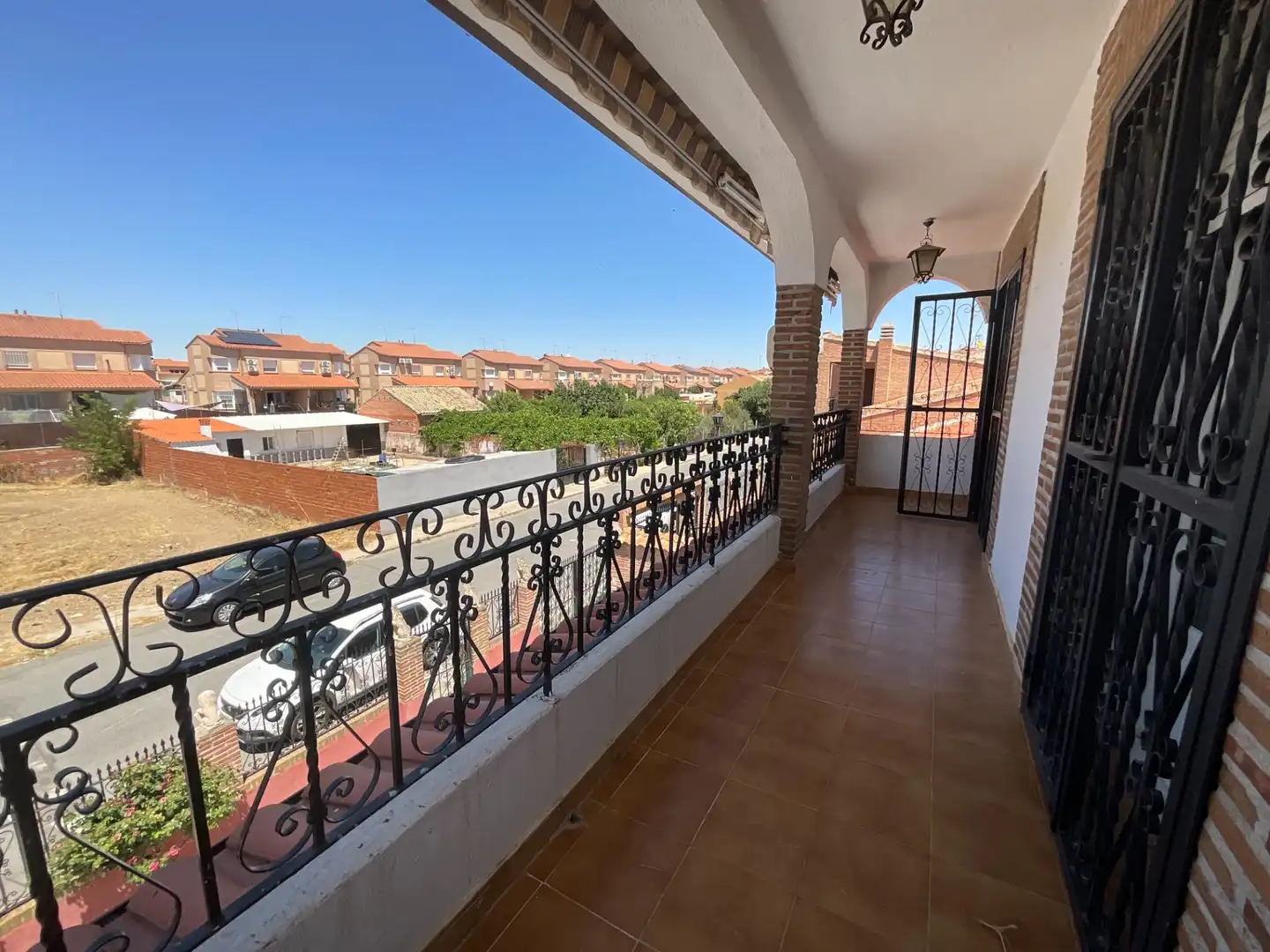 Terrasse von Einfamilien-Reihenhaus zum Verkauf in Villaluenga de la Sagra mit Klimaanlage und Heizung