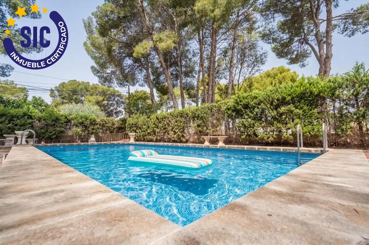 Piscina de Casa o chalet en venta en Serra con Aire acondicionado, Calefacción y Jardín privado