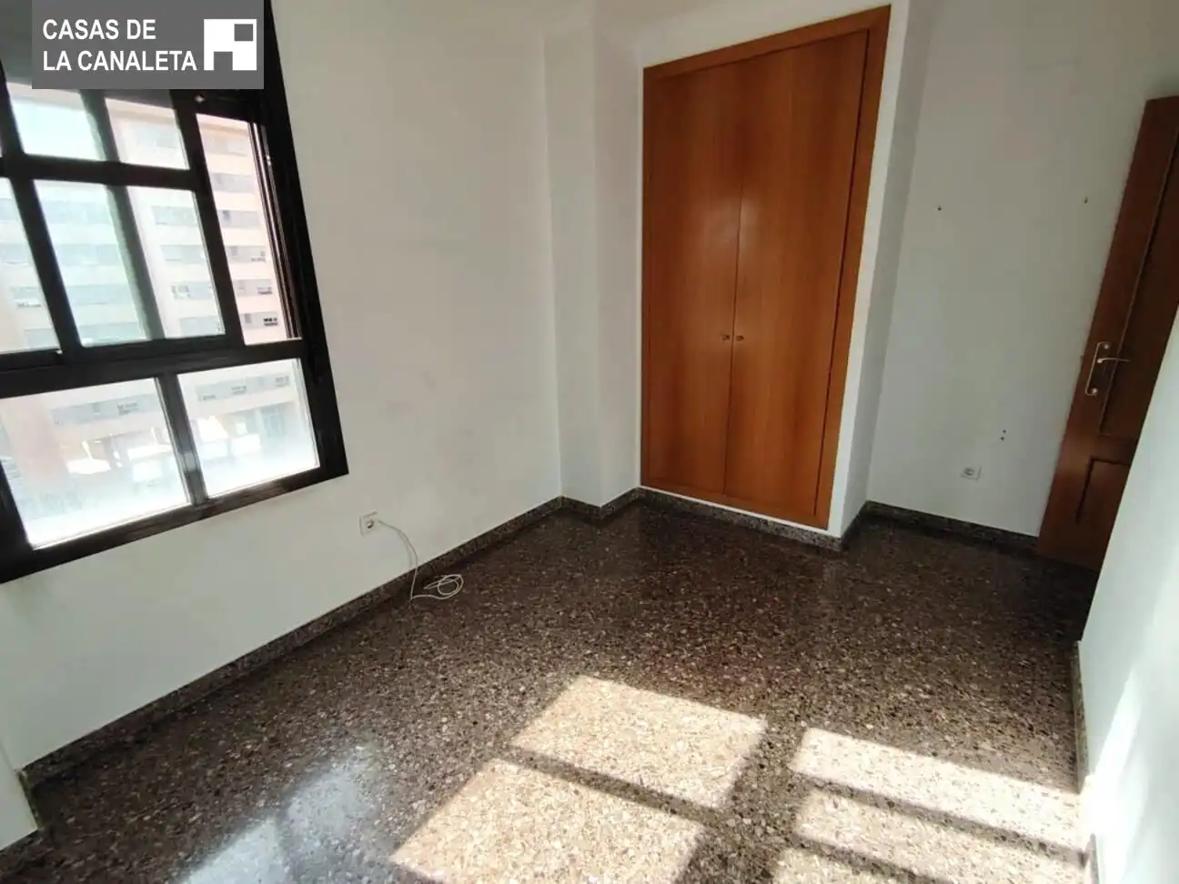 Dormitori de Pis en venda en Mislata amb Aire condicionat, Jardí privat i Terrassa