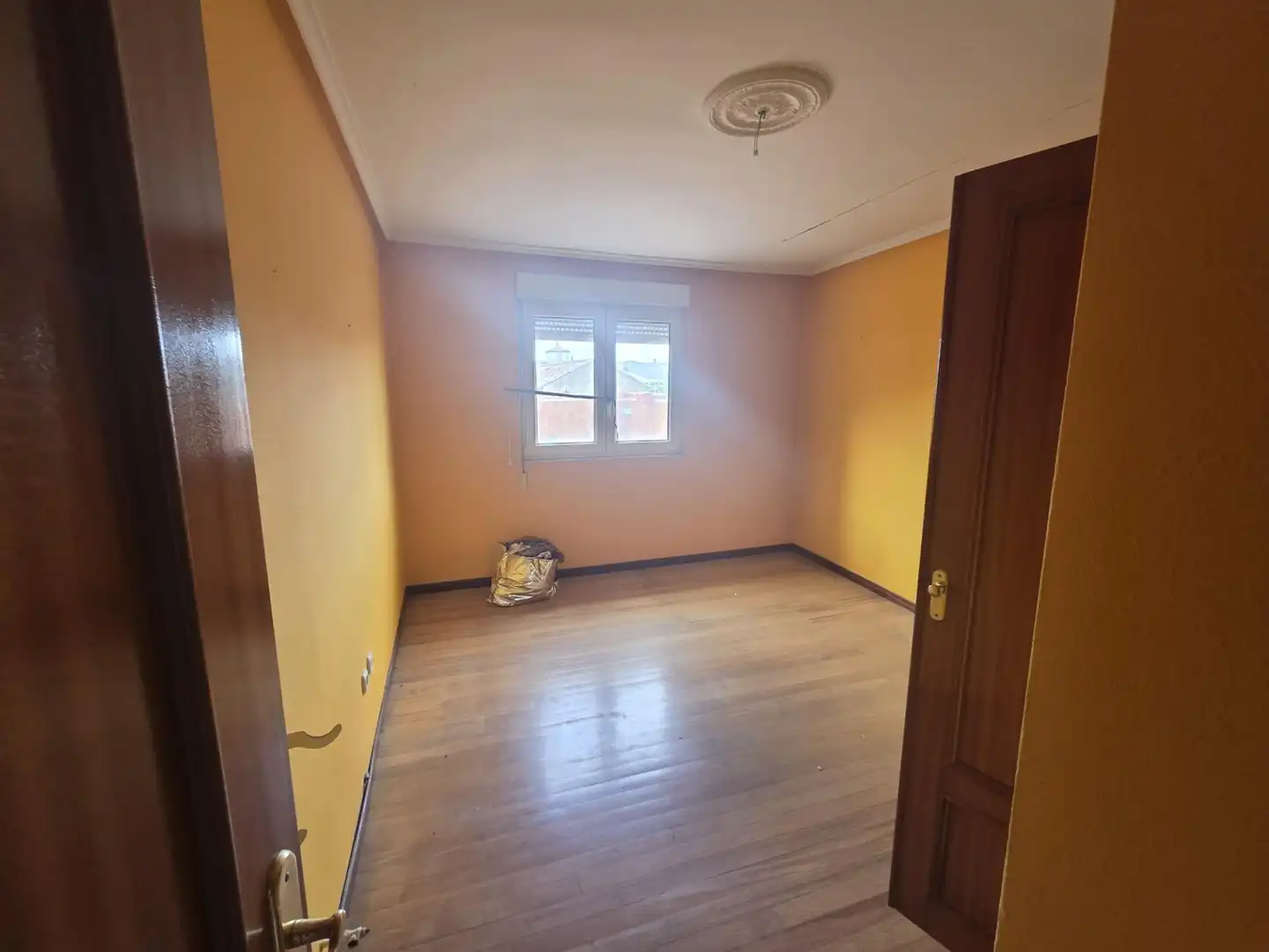 Habitación de Dúplex en venta en Mansilla de las Mulas