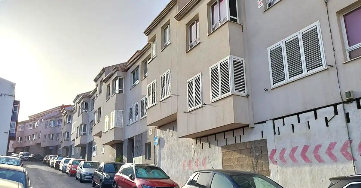 Außenansicht von Garage zum Verkauf in Telde