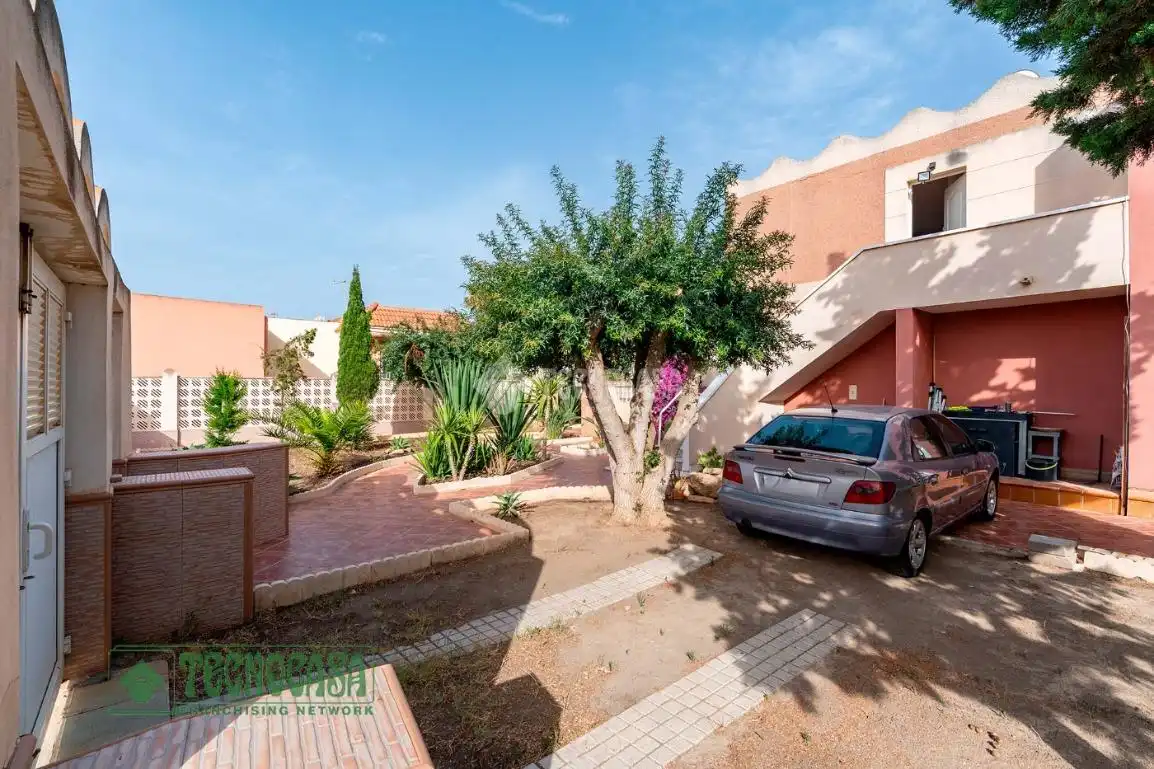 Jardí de Casa o xalet en venda en Roquetas de Mar amb Calefacció, Terrassa i Alarma