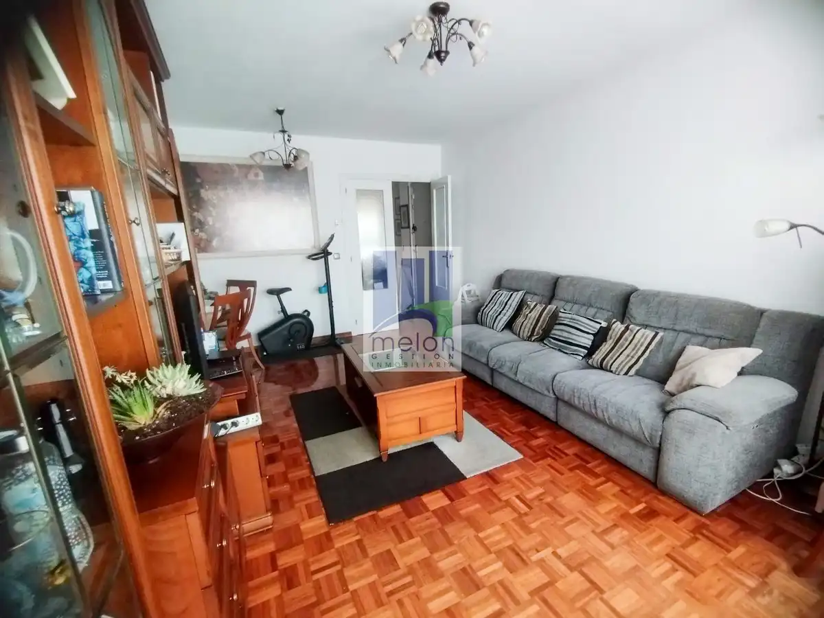 Sala d'estar de Pis en venda en Burgos amb Traster