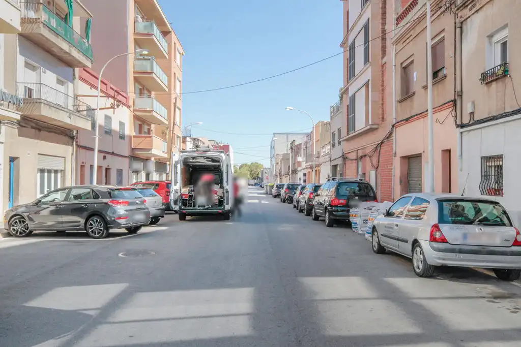 Pis amb ascensor en venda a C/ Guifre, imagen 42