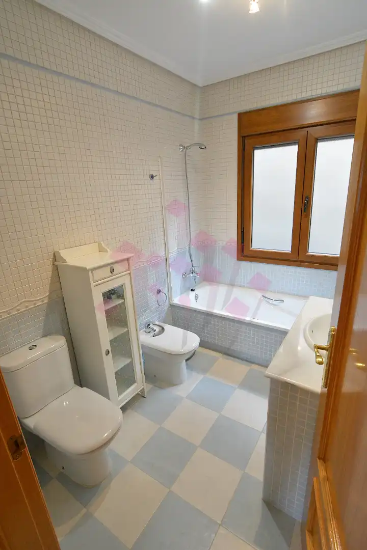 Bathroom of Houses for sale in Villarrubia de los Ojos  with Air Conditioner, Heating and Storage room