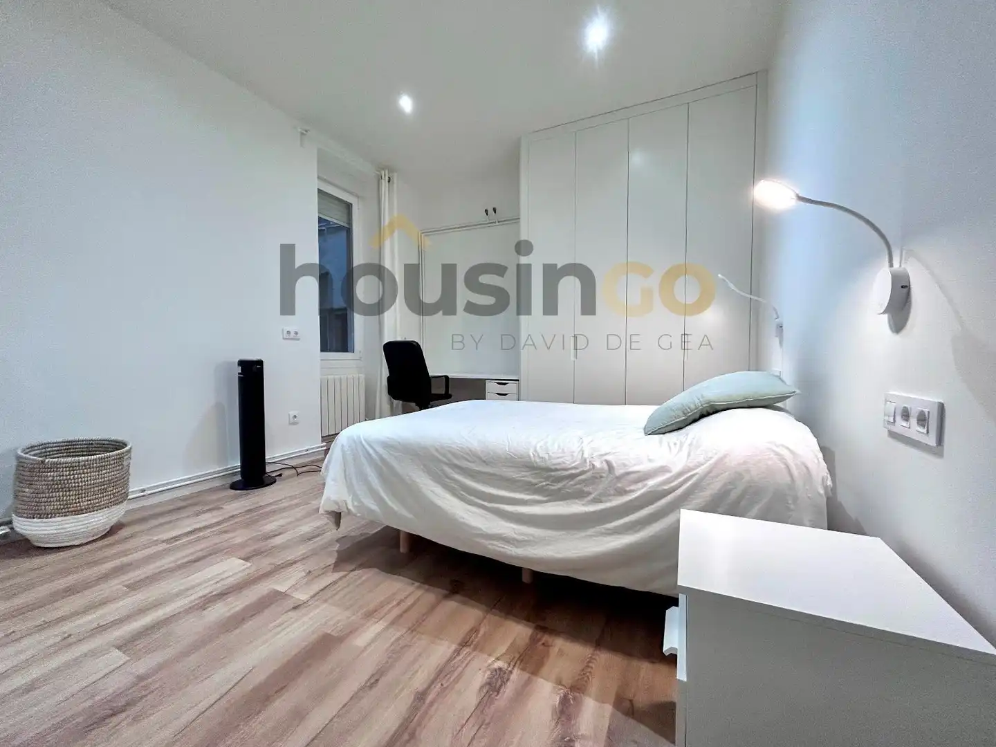 Bedroom of Flat for rent in Madrid  with Air Conditioner, Heating and Parquet flooring