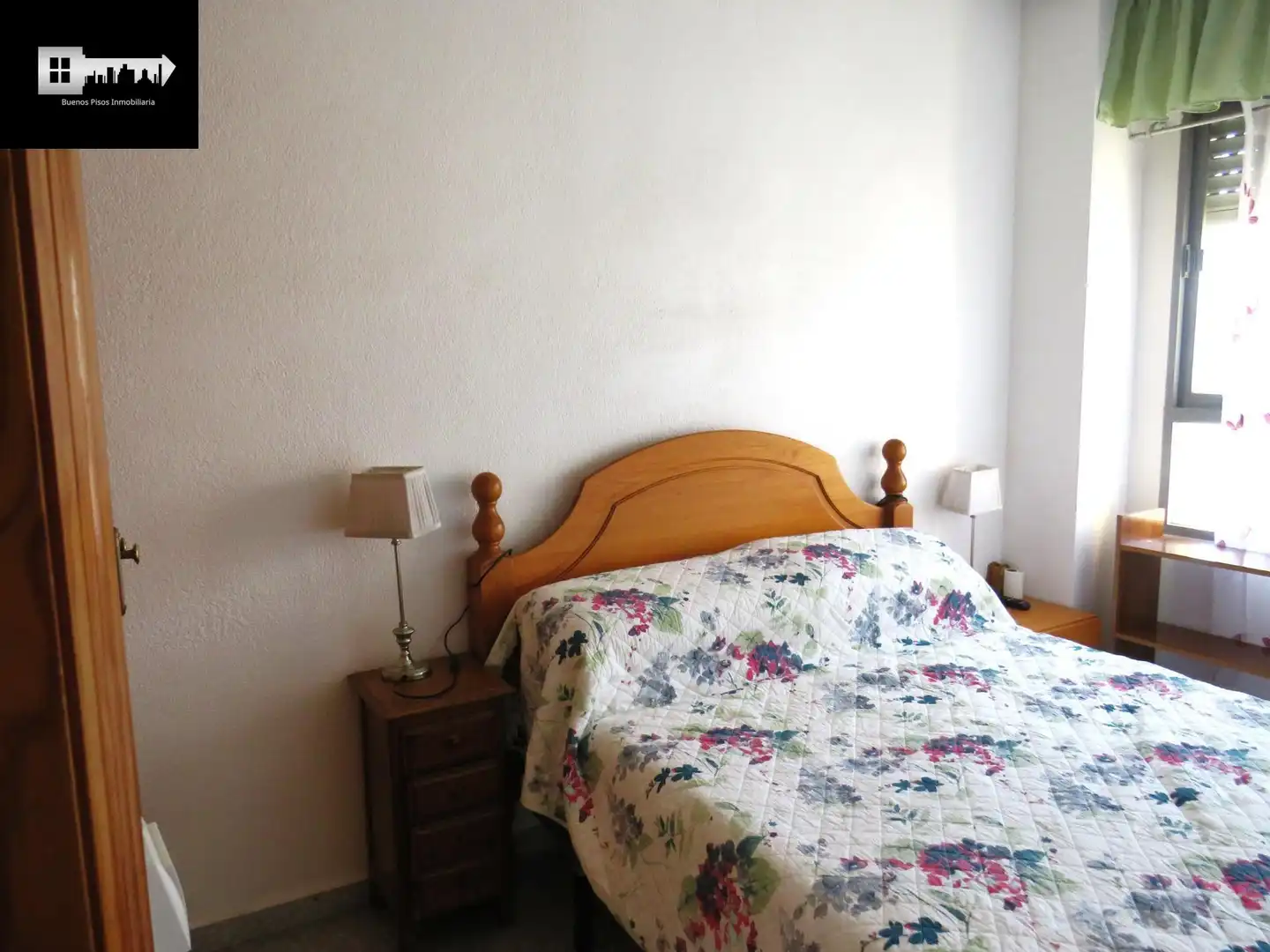 Habitación de Piso en venta en Alicante / Alacant con Aire acondicionado, Calefacción y Jardín privado