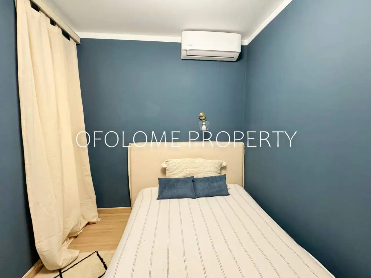 Bedroom of Flat for sale in Barcelona  with Air Conditioner, Heating and Parquet flooring