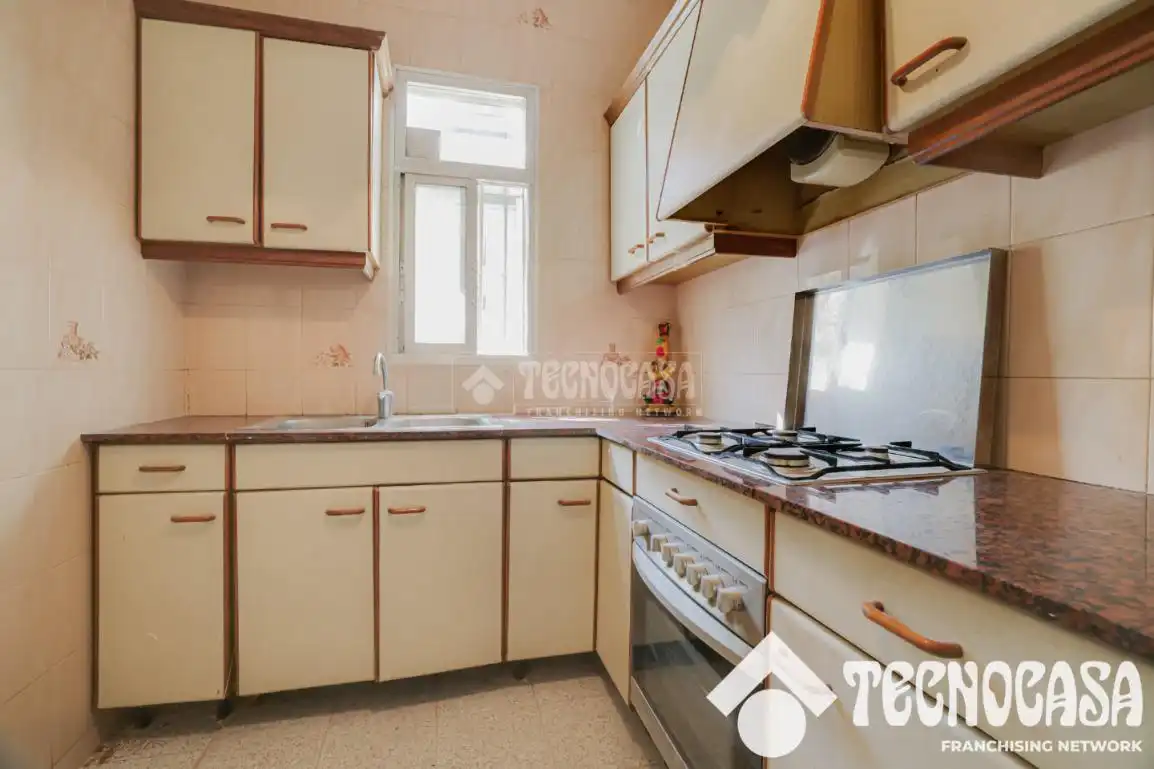 Cuina de Casa o xalet en venda en Barcelona amb Jardí privat i Terrassa