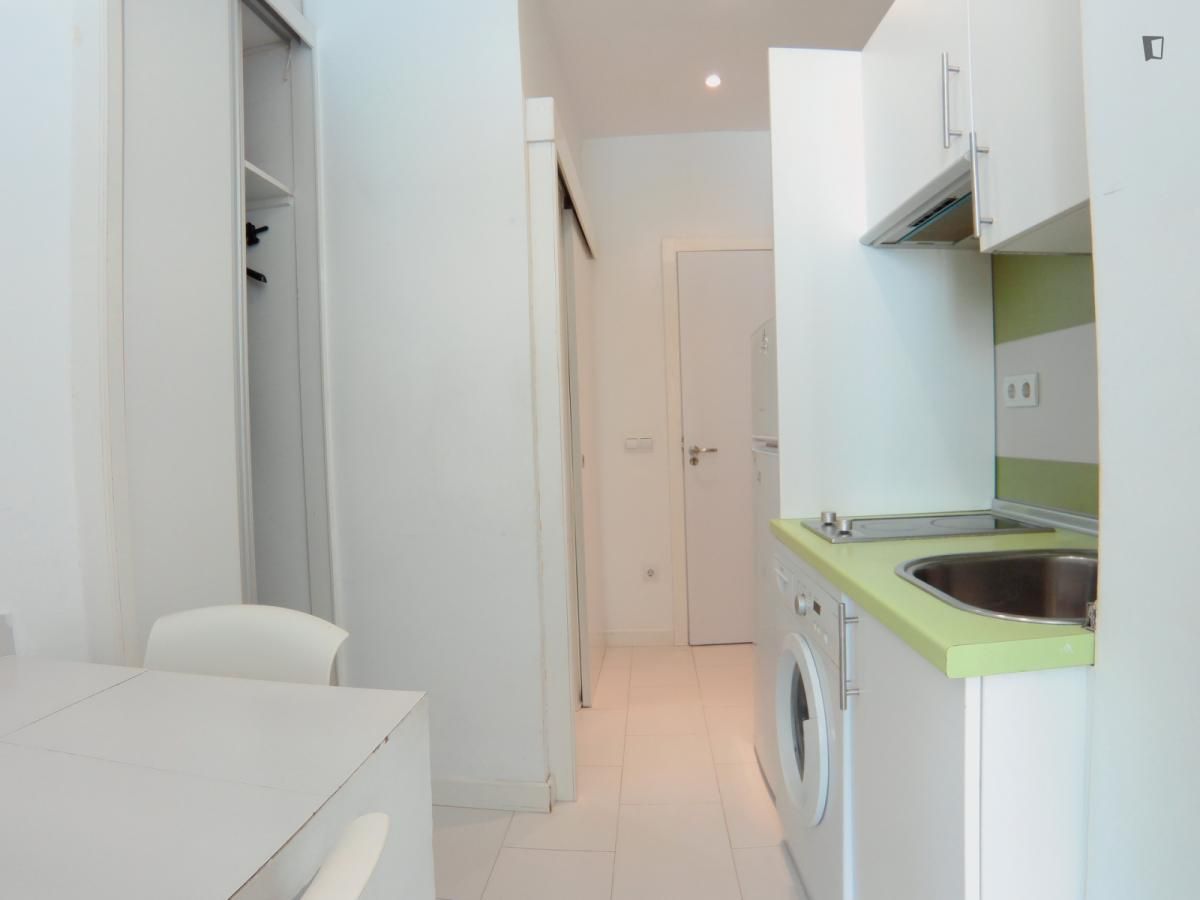 Study to rent in Puerta del Ángel