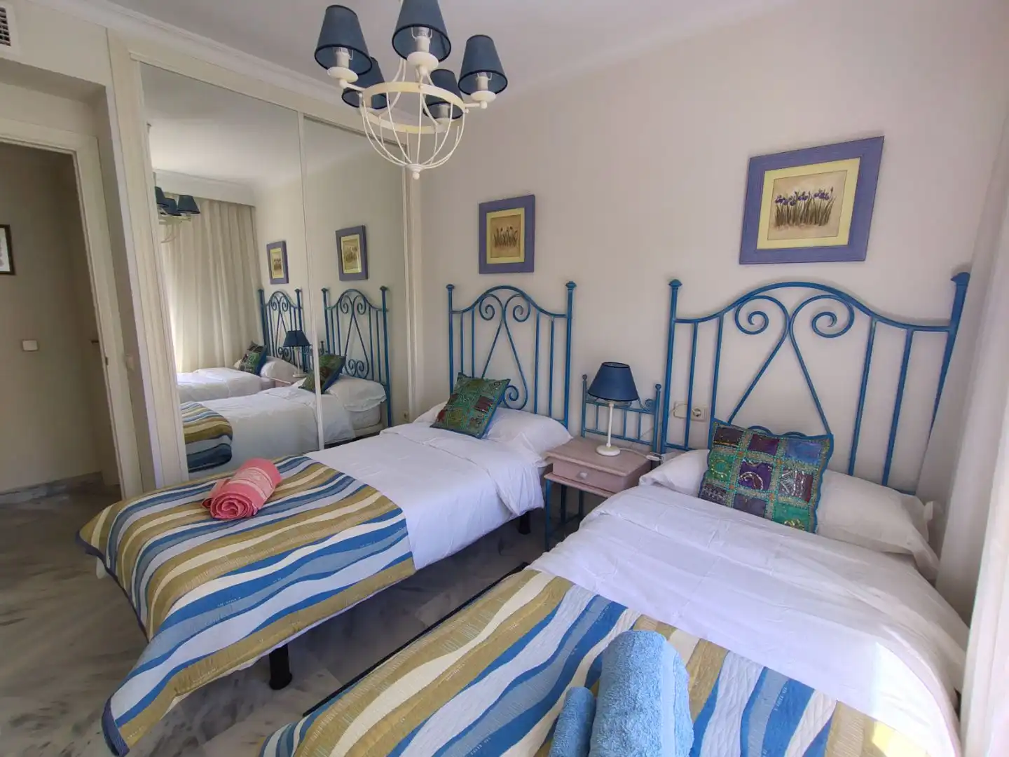 Schlafzimmer von Wohnung zur Miete in Marbella mit Klimaanlage, Heizung und Terrasse