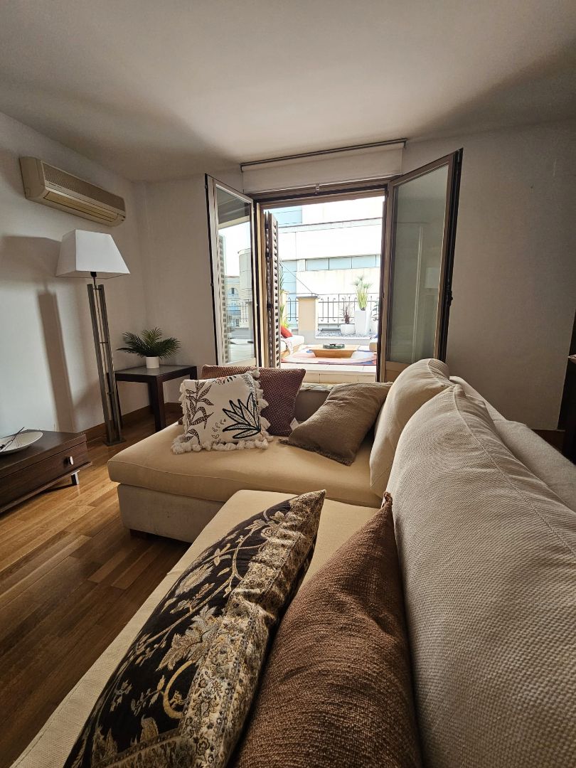 Sala d'estar de Àtic en venda en  Madrid Capital amb Aire condicionat, Calefacció i Terrassa