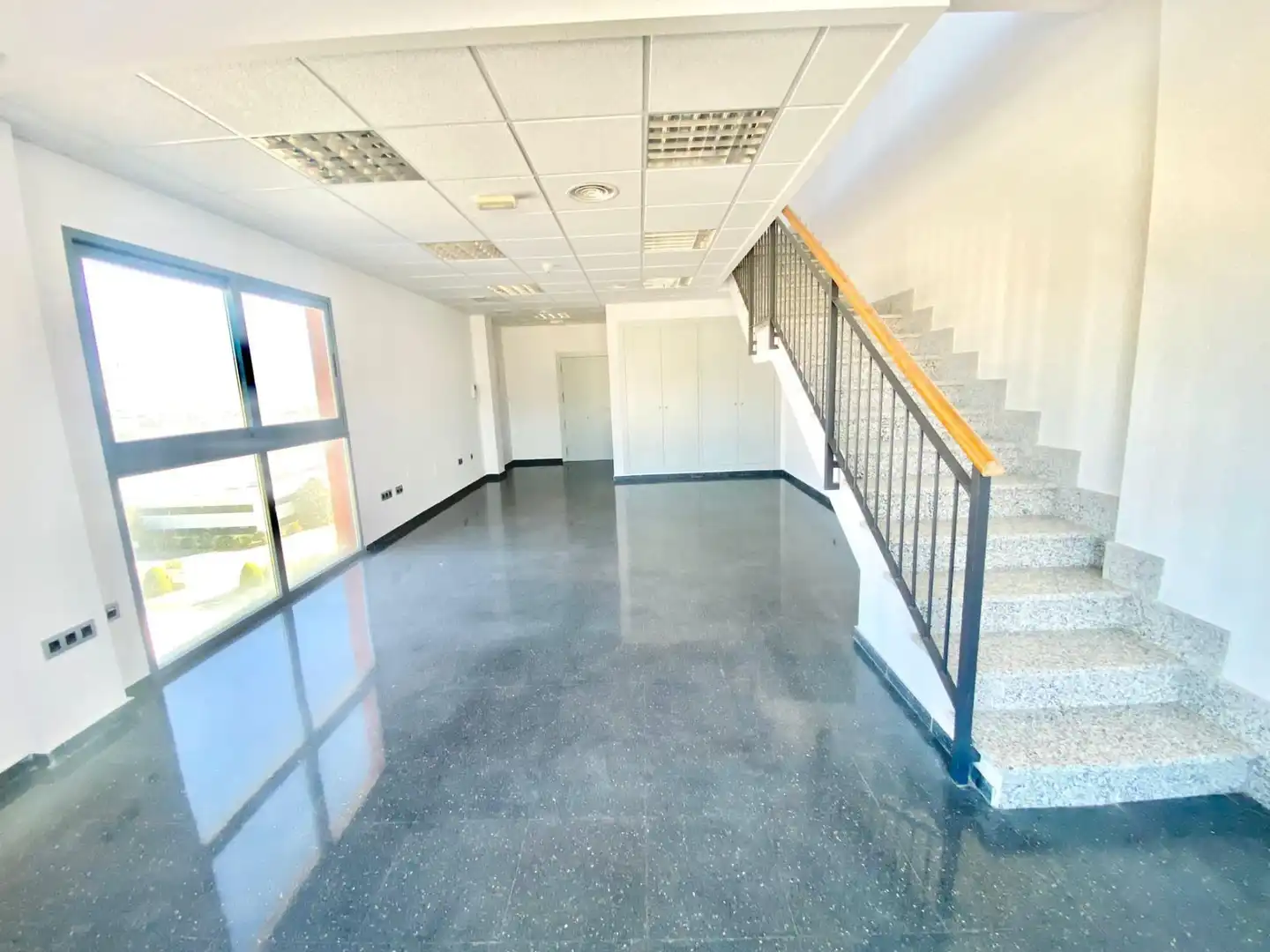 Büro zum Verkauf in Lorca mit Heizung und Terrasse