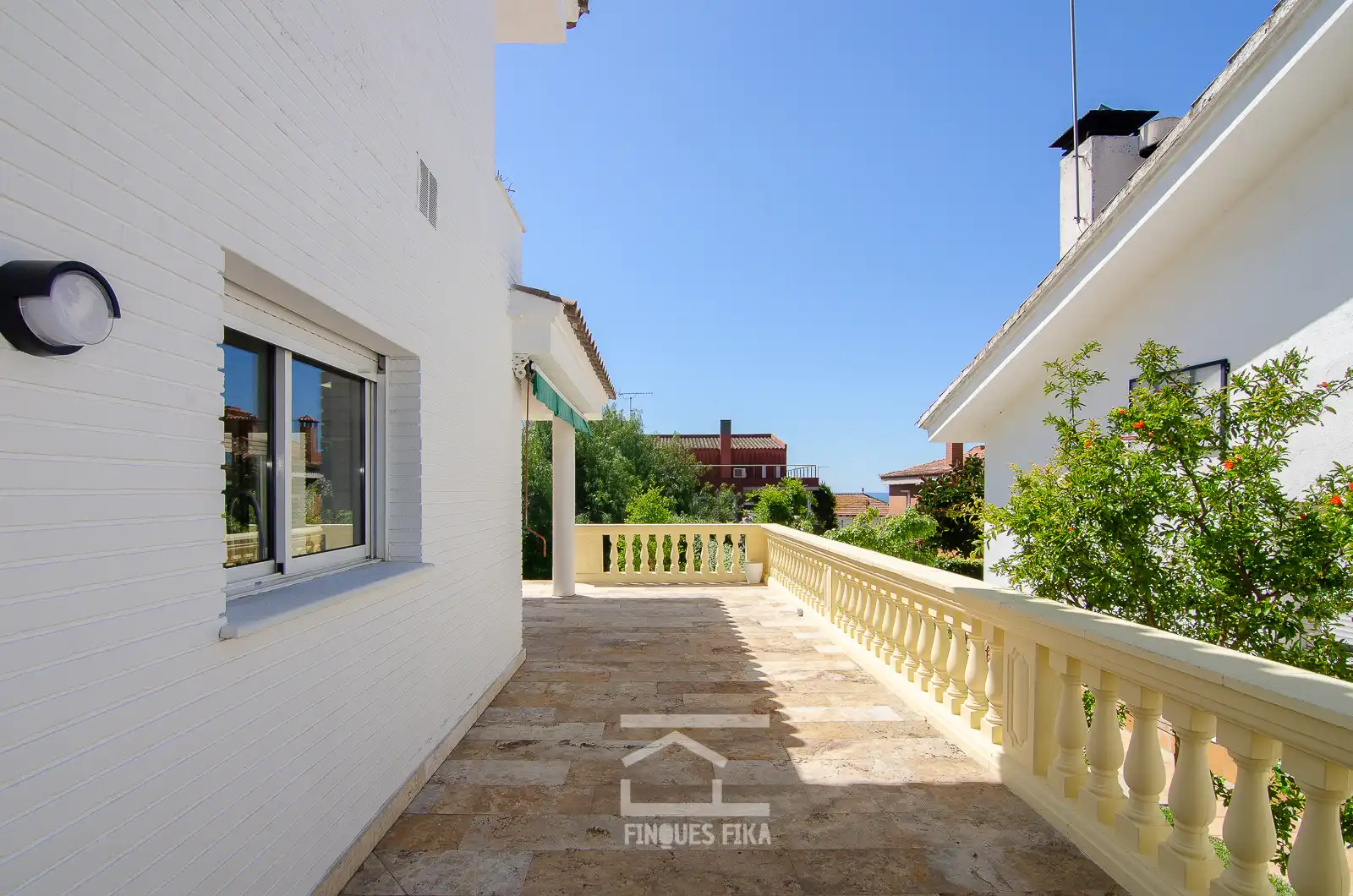 Vista exterior de Casa o chalet en venta en El Masnou con Calefacción, Jardín privado y Parquet