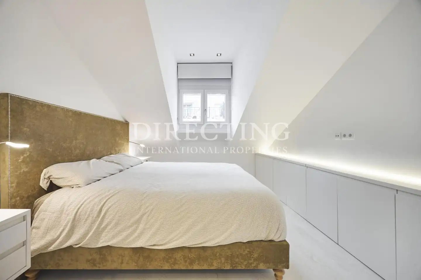 Schlafzimmer von Maisonette zum Verkauf in Madrid mit Klimaanlage, Heizung und Möbliert
