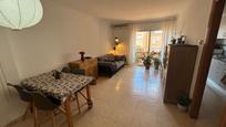 Living room of Flat for sale in Salt  with Air Conditioner, Heating and Oven