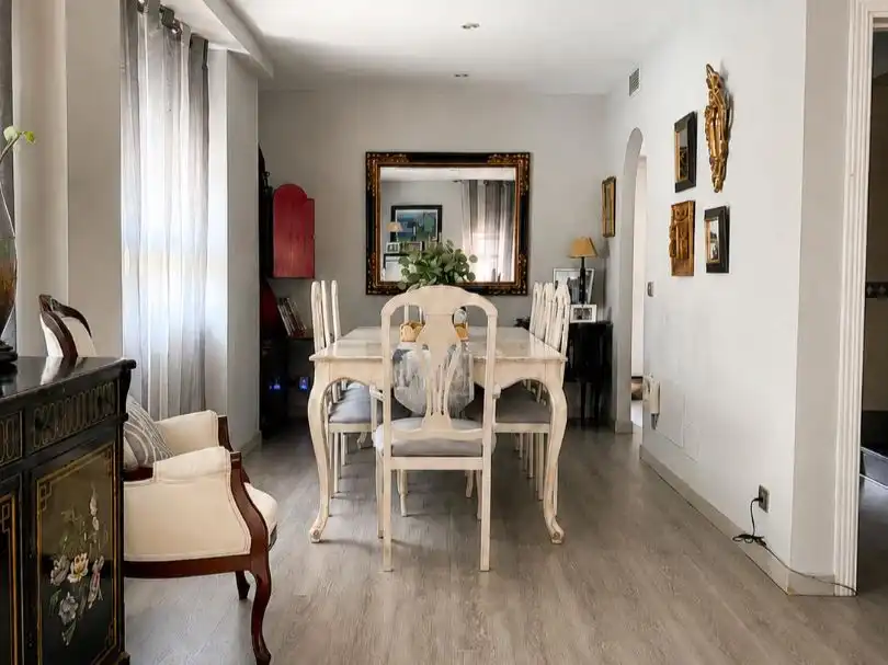 Casa aparellada amb piscina en venda a Calle José Lombana 1, imagen 9