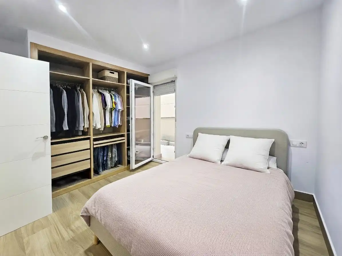 Habitación de Planta baja en venta en A Coruña Capital  con Calefacción, Amueblado y Horno