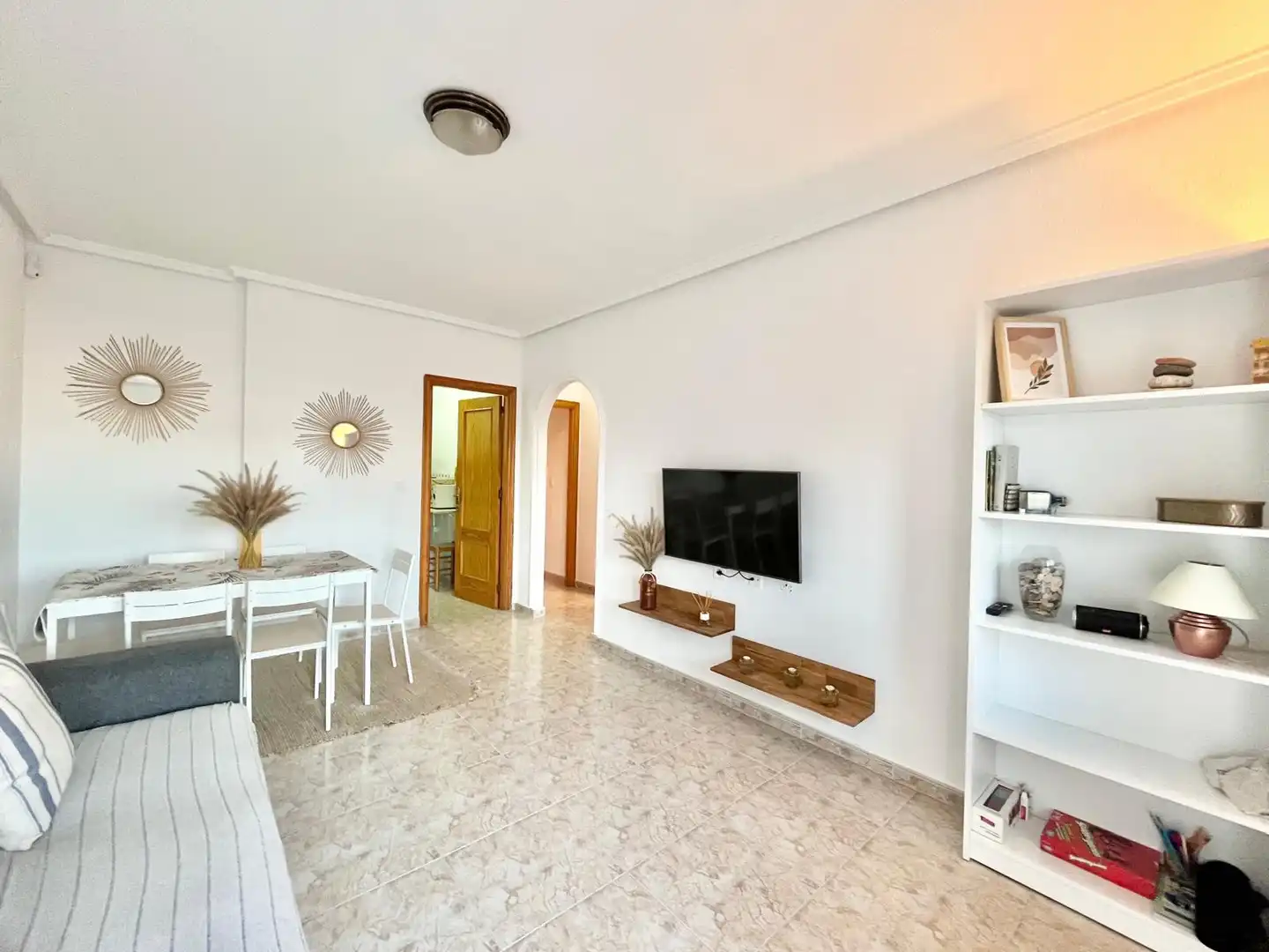 Sala de estar de Planta baja de alquiler en Torrevieja con Calefacción, Piscina y Amueblado