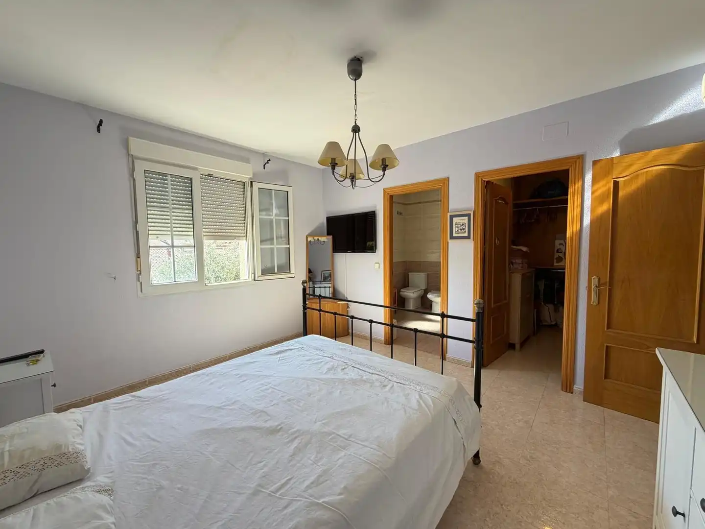 Dormitori de Casa adosada en venda en San Martín de la Vega amb Aire condicionat, Calefacció i Moblat