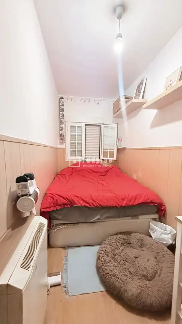 Piso en venta en Comercial, Palomeras Bajas