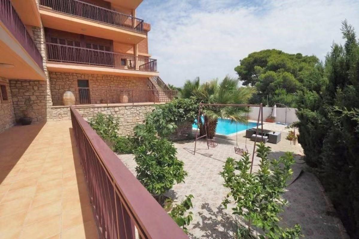 Piscina de Casa o xalet en venda en Alicante / Alacant amb Aire condicionat, Jardí privat i Terrassa