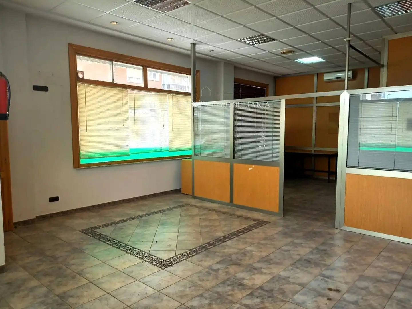 Local comercial en venda a Juan Padilla