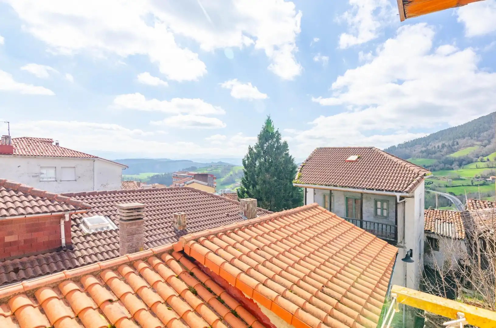 Casa adosada en venta en CIMADEVILLA, 28, Tineo