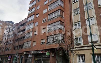 Exterior view of Flat for sale in Valladolid Capital  with Balcony