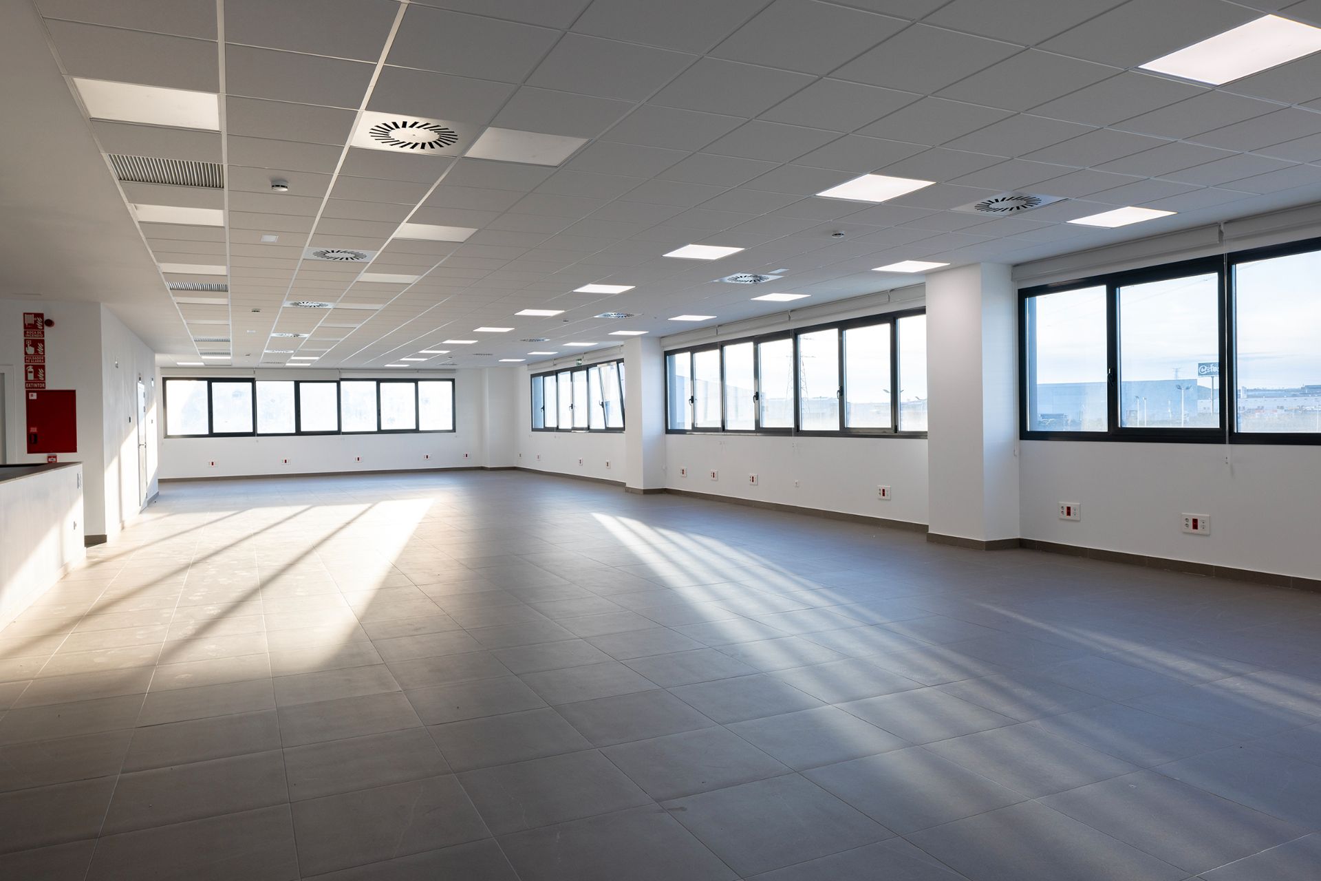 Industrial buildings for rent in Pinto