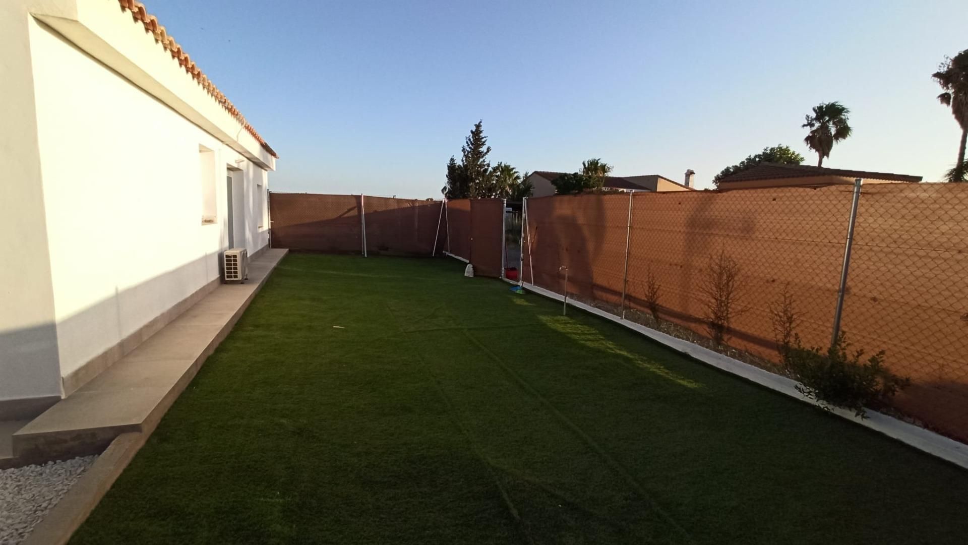 Terrassa de Casa adosada de lloguer en Chiclana de la Frontera amb Aire condicionat i Jardí privat