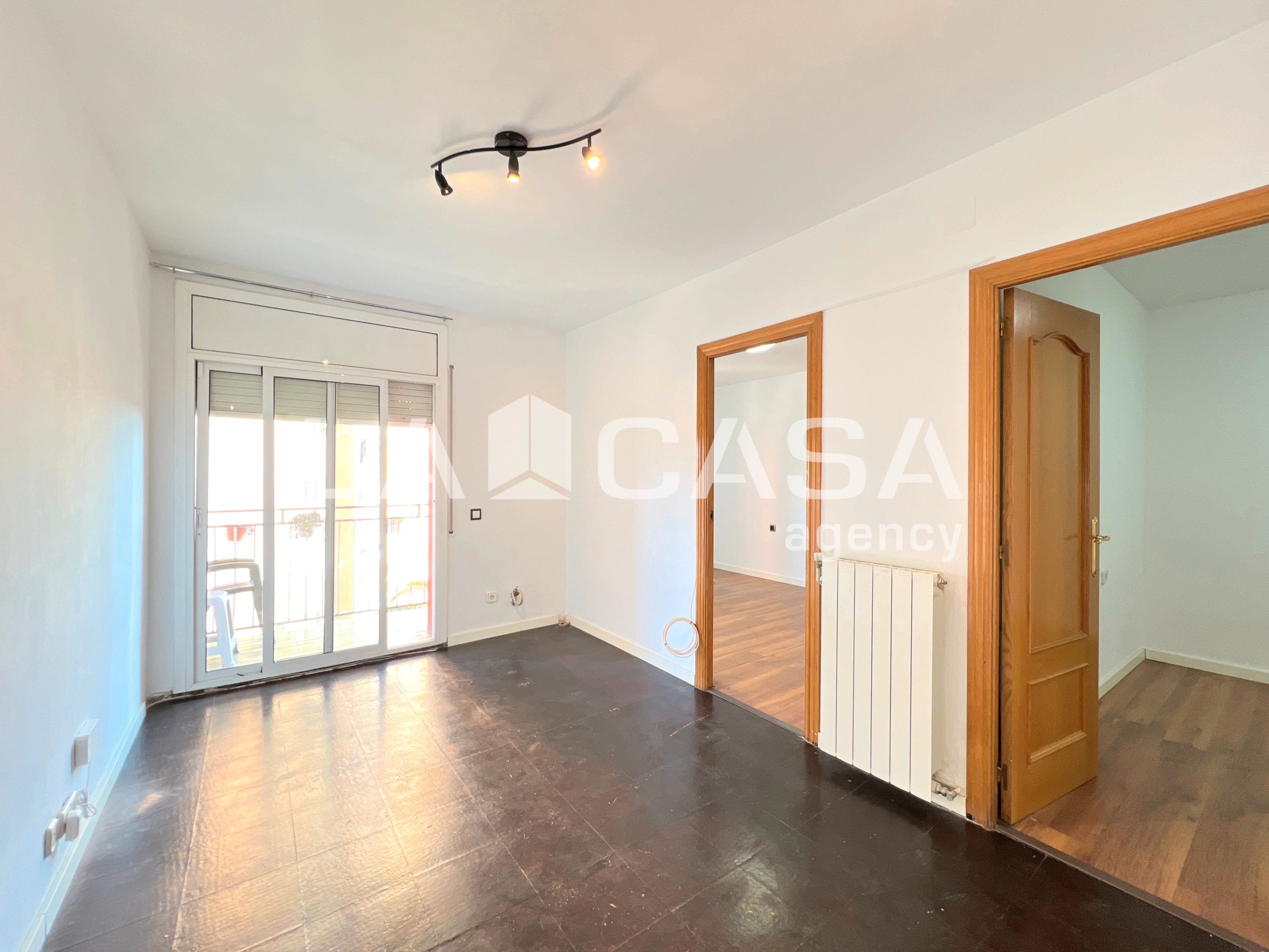 Außenansicht von Wohnung zum Verkauf in Badalona mit Heizung und Balkon