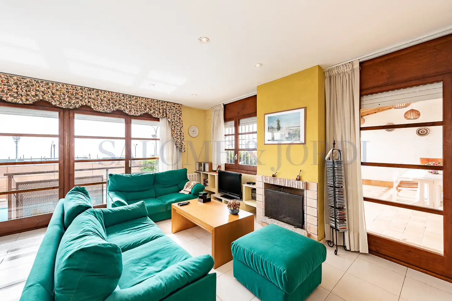 Wohnzimmer von Einfamilien-Reihenhaus zum Verkauf in Sant Andreu de Llavaneres mit Heizung, Privatgarten und Parkett