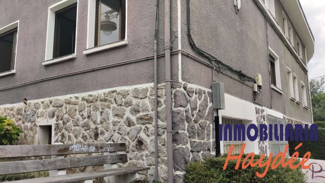 Exterior view of Flat for sale in Portugalete  with Heating, Private garden and Furnished