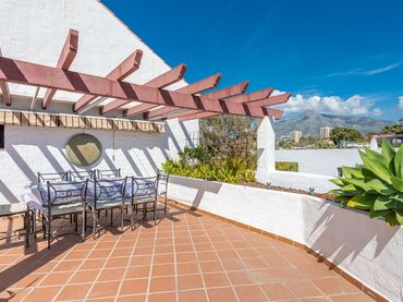 Apartamento con piscina en venta en Nueva Andalucía