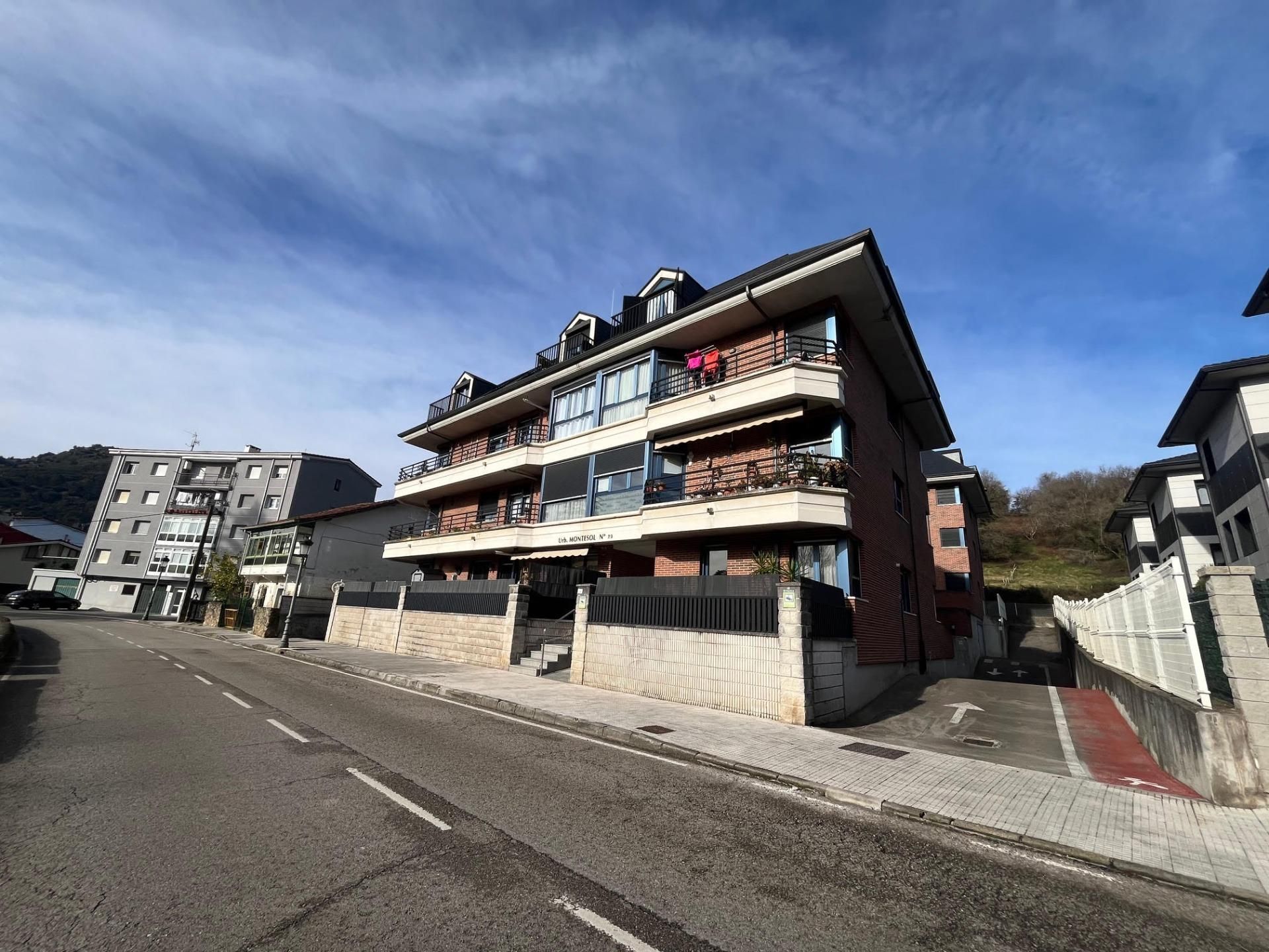 Vista exterior de Planta baixa en venda en Limpias amb Calefacció i Terrassa