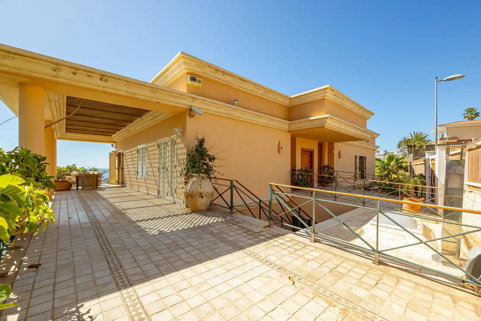 Vista exterior de Casa o chalet en venta en San Bartolomé de Tirajana con Aire acondicionado, Jardín privado y Terraza