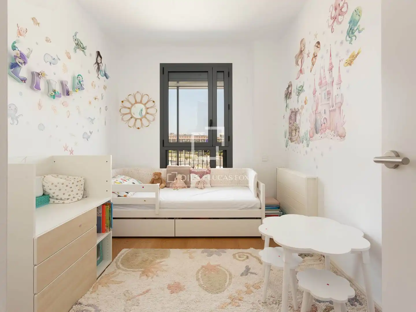 Bedroom of Flat for rent in Barcelona  with Air Conditioner, Heating and Parquet flooring