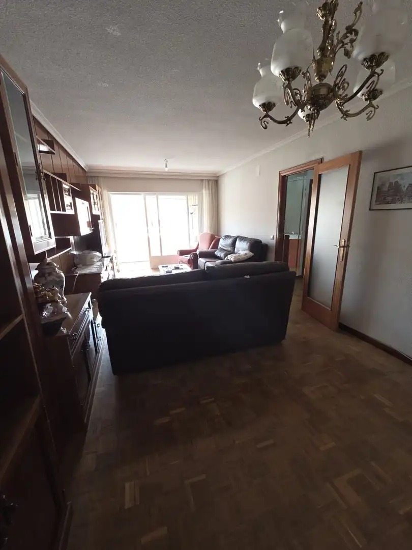 Living room of Flat for sale in Salamanca  with Heating, Parquet flooring and Balcony