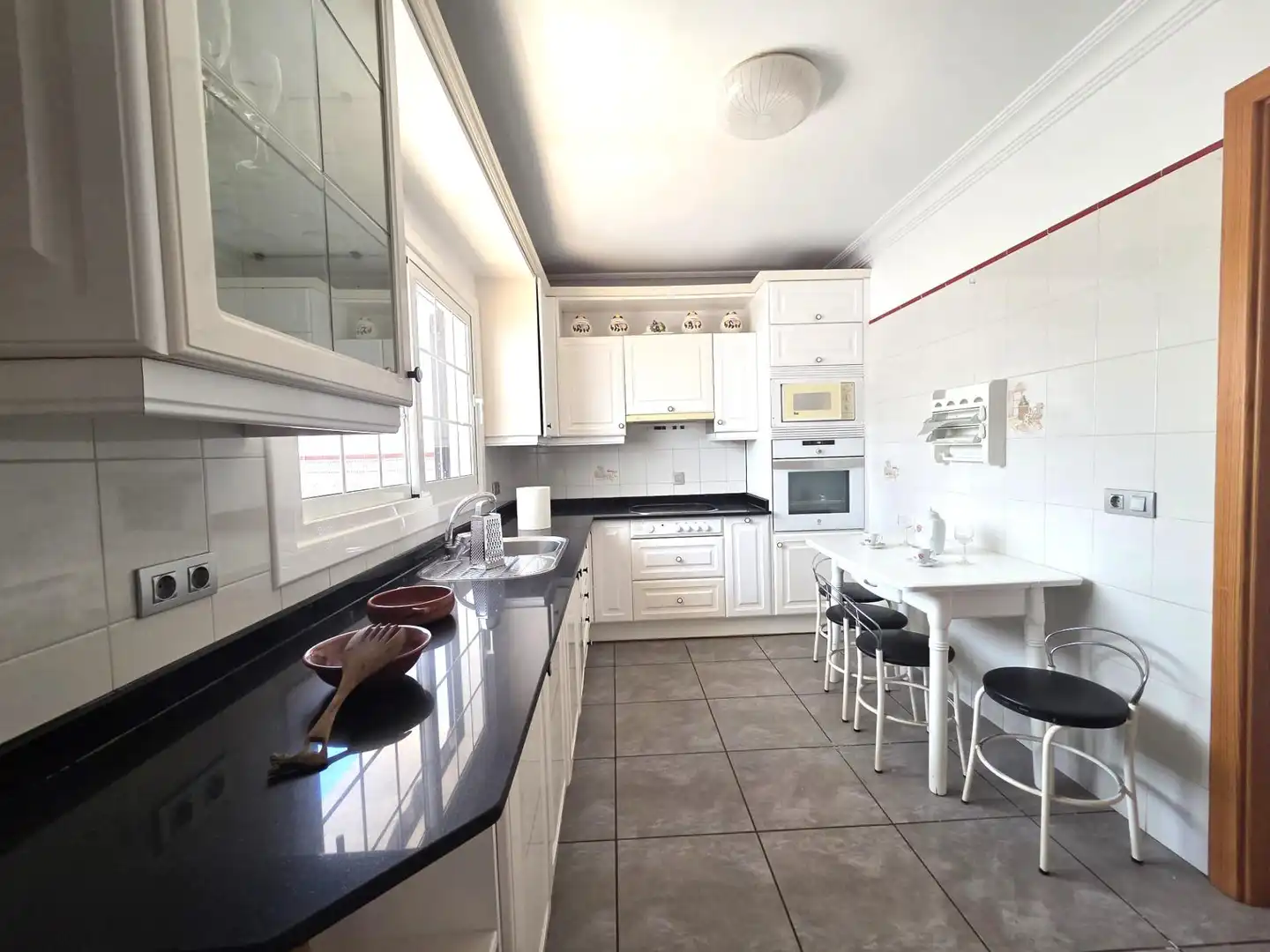 Cocina de Dúplex en venta en San Bartolomé con Terraza y Amueblado