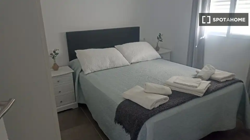 Habitación de Apartamento para compartir en Barbate con Aire acondicionado, Terraza y Amueblado