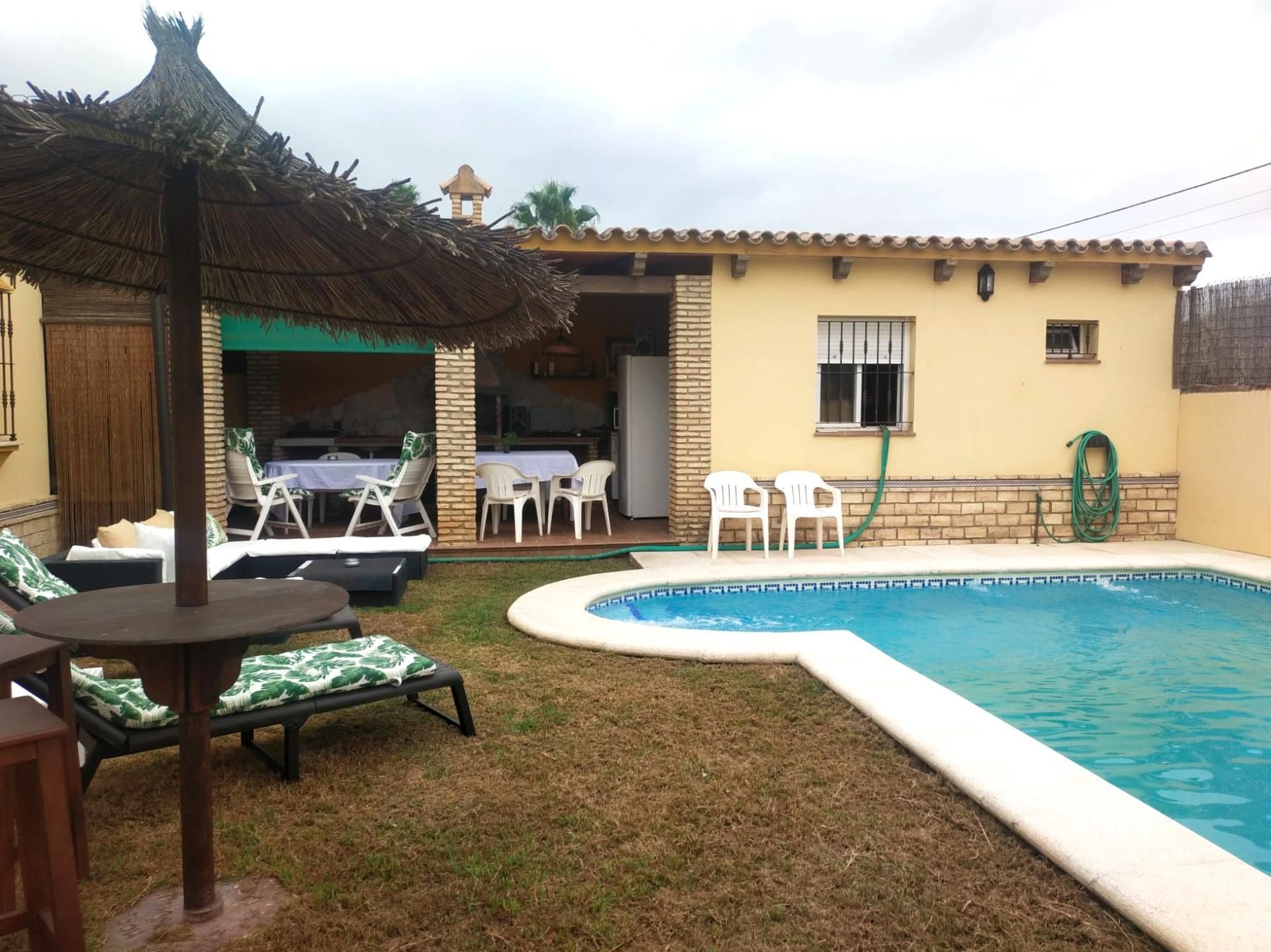 Swimming pool of House or chalet for sale in Chiclana de la Frontera  with Air Conditioner, Private garden and Storage room