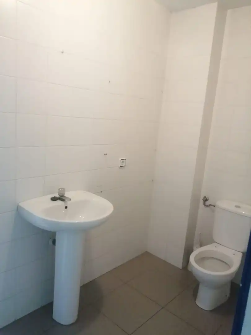 Baño de Local de alquiler en Badajoz