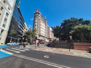 Vista exterior de Oficina de lloguer en  Santa Cruz de Tenerife Capital amb Moblat