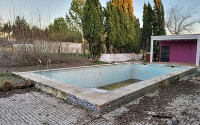 Swimming pool of House or chalet for sale in Linares  with Swimming Pool