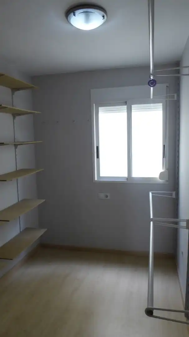 Dormitori de Pis en venda en Paterna amb Parquet, Traster i Balcó