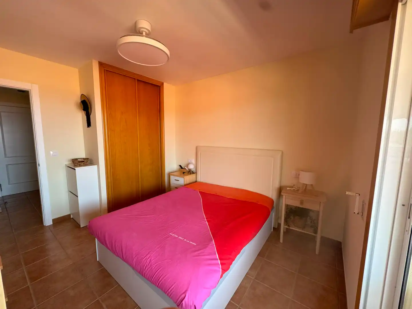 Dormitori de Apartament de lloguer en Porto do Son amb Calefacció, Terrassa i Moblat